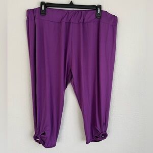 CELLABIE Woman Purple Cutout Capri Leggings, Size 2XL